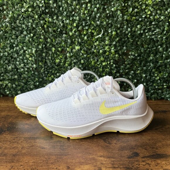 Nike Air Zoom Pegasus 37 Women Size 7.5 Running Shoes BQ9647-105 White Sneakers - Picture 2 of 8